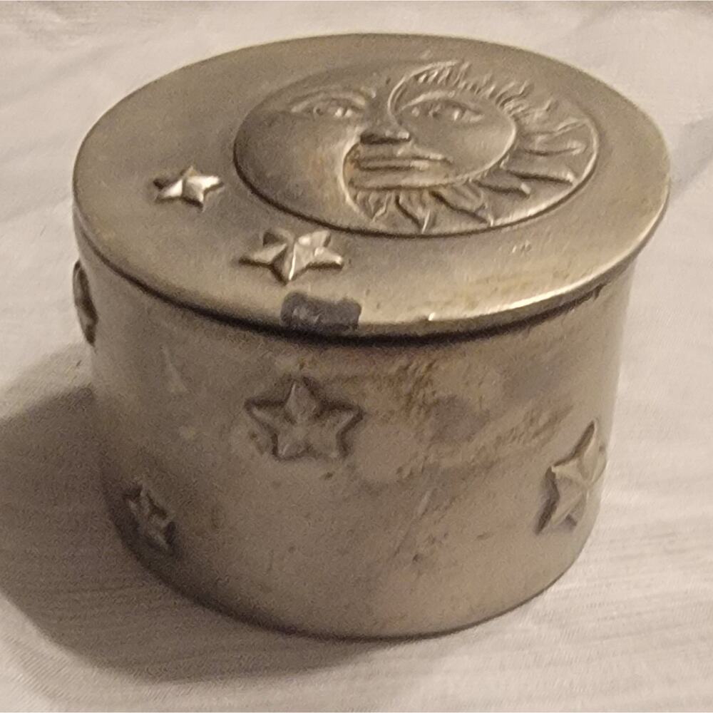 Round Sun Face Star Celestial Bohemian Trinket Jewelry Lidded Box Canister 3D - Picture 2 of 8